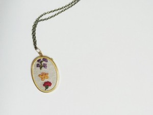 Customized Jewelry Hand Embroidered Birth Flower Necklace